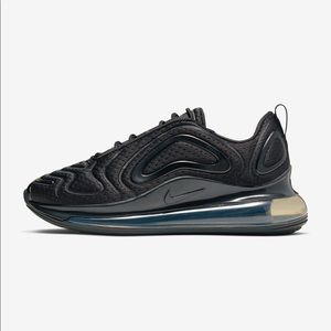 Women’s Nike Air Max 720 SZ 38.5 Metallic Green